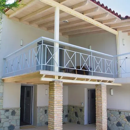 וילה Corinthian Melíssion