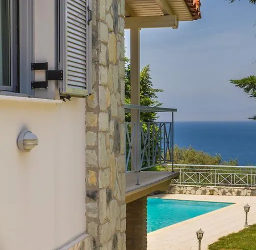 Corinthian ヴィラ *